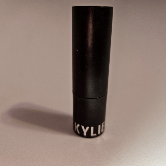 NWOT Kylie Matte Lipstick - Picture 2 of 4